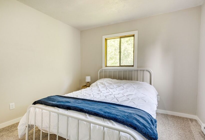 Waterfront Pelican Lake Cottage W/ Lake Access!