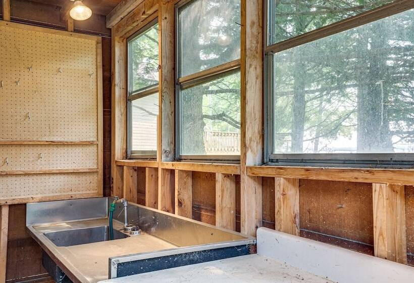 Waterfront Pelican Lake Cottage W/ Lake Access!