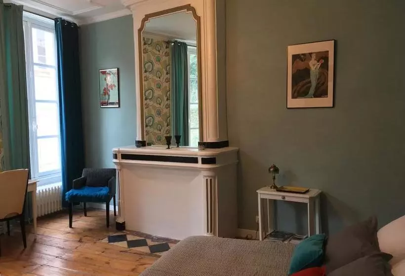 Aamiaismajoitus (B&B) Beaux Esprits Chambres D Hôtes