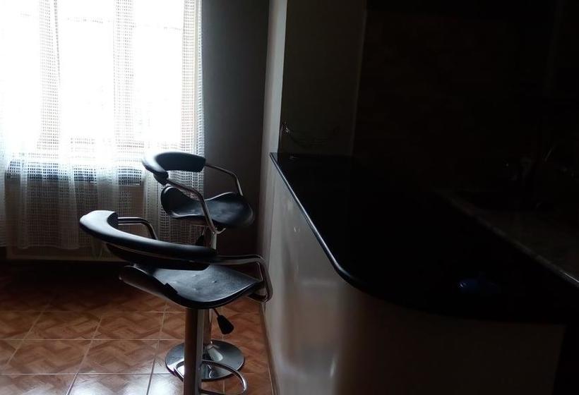 تختخواب و صبحانه Guest House Khatuna