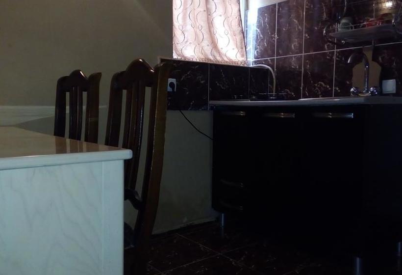 تختخواب و صبحانه Guest House Khatuna