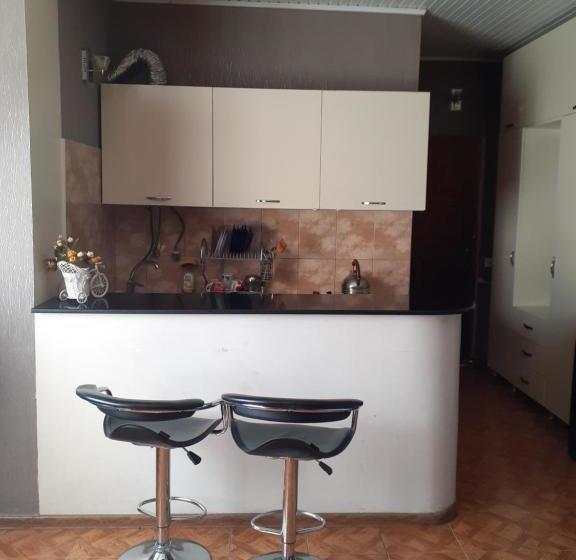 تختخواب و صبحانه Guest House Khatuna