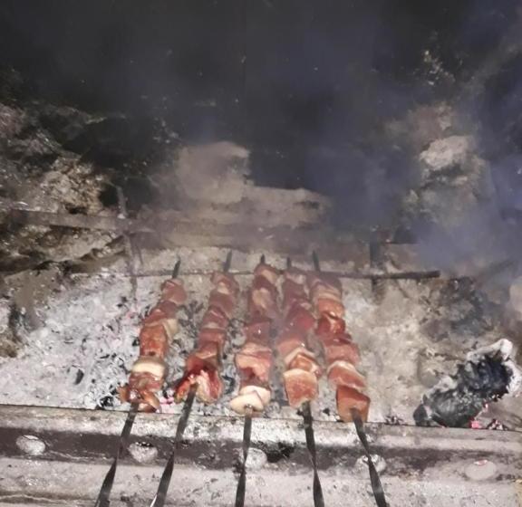 تختخواب و صبحانه Guest House Khatuna