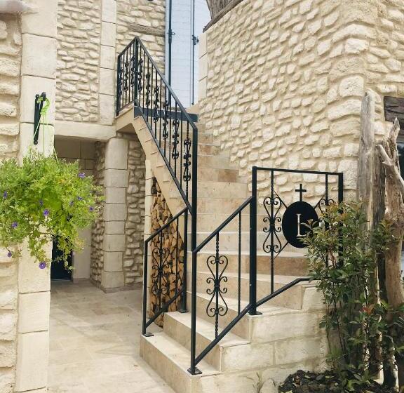 تختخواب و صبحانه Manade Des Baumelles