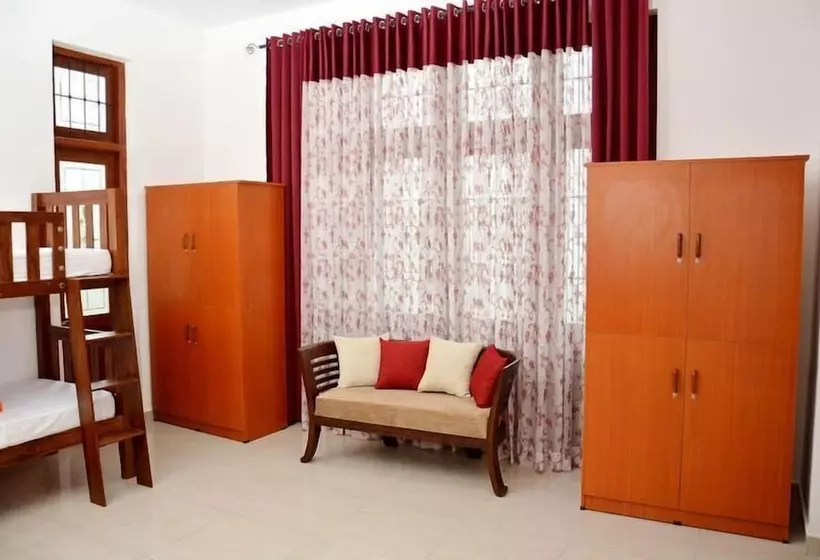 Retkeilymaja Colombo Mount Beach
