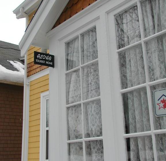 هتل Aloha Tourist Home