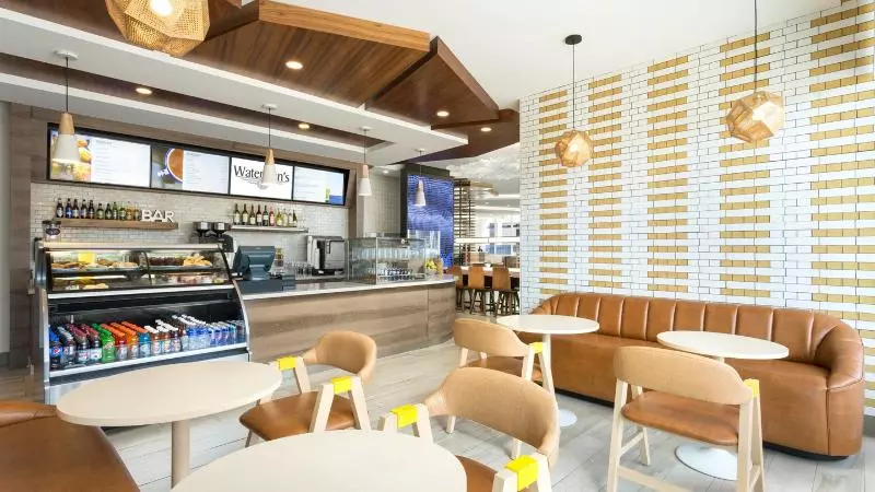 هتل Courtyard By Marriott Santa Monica