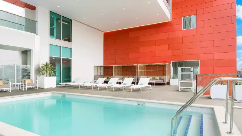 هتل Courtyard By Marriott Santa Monica