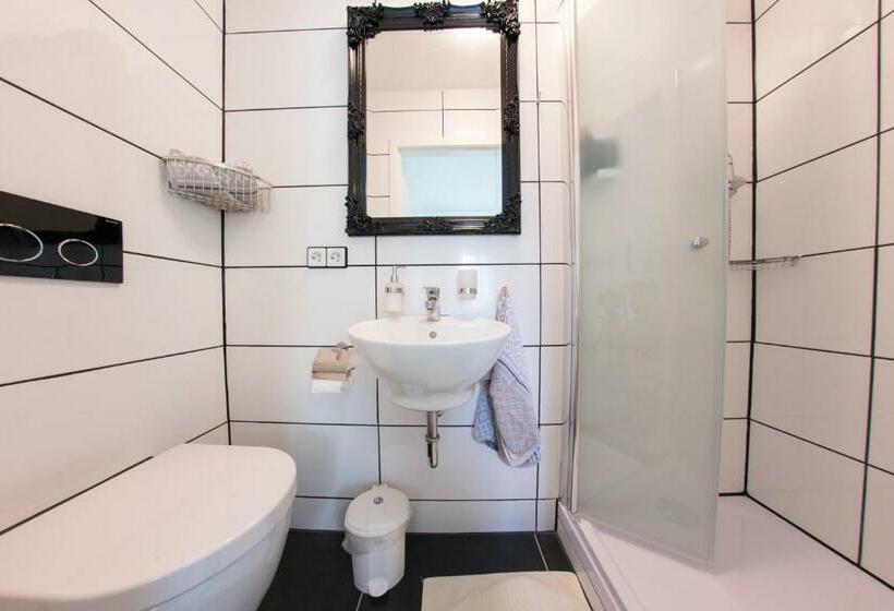 فندق Pension Gino