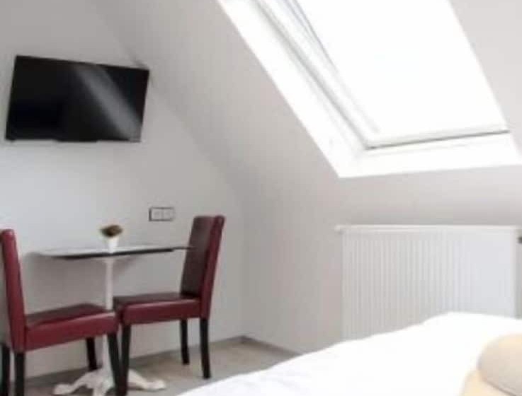 فندق Pension Gino