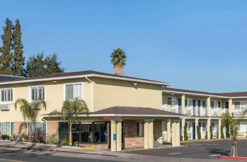 Hotelli Vallejo Inn