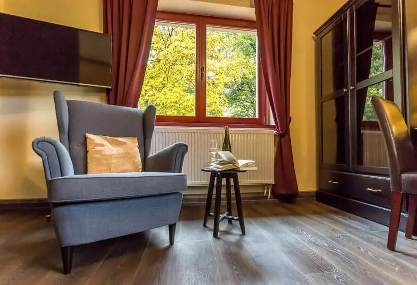 Hotelli Waldschlosschen Wangen