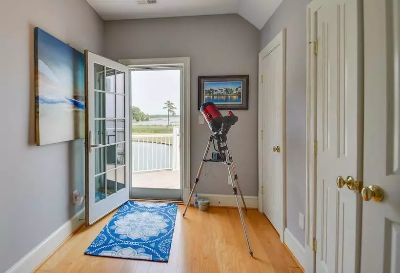 Bayfront White Stone Escape W/ Private Beach!