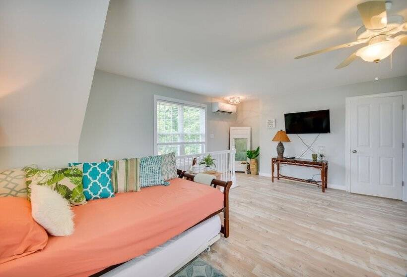 Bayfront White Stone Escape W/ Private Beach!