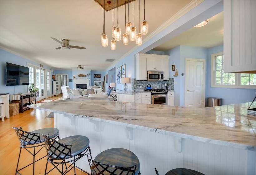 Bayfront White Stone Escape W/ Private Beach!