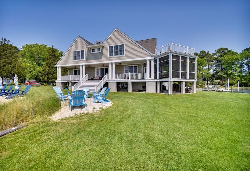 Bayfront White Stone Escape W/ Private Beach!