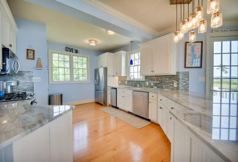 Bayfront White Stone Escape W/ Private Beach!