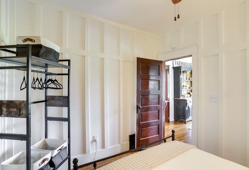 Peaceful Benton Harbor Getaway Near Lake Michigan!