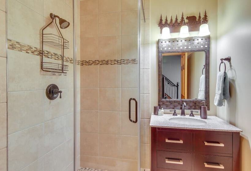 Deck & Game Room: Blue Ridge Mountain Home!