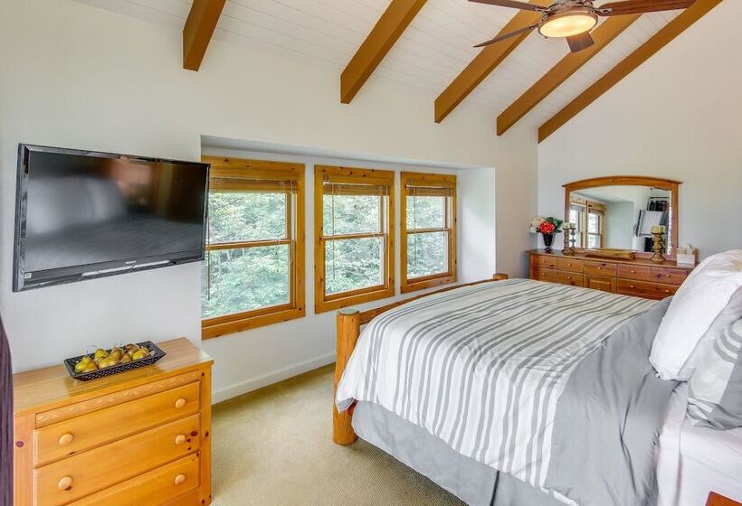 Deck & Game Room: Blue Ridge Mountain Home!