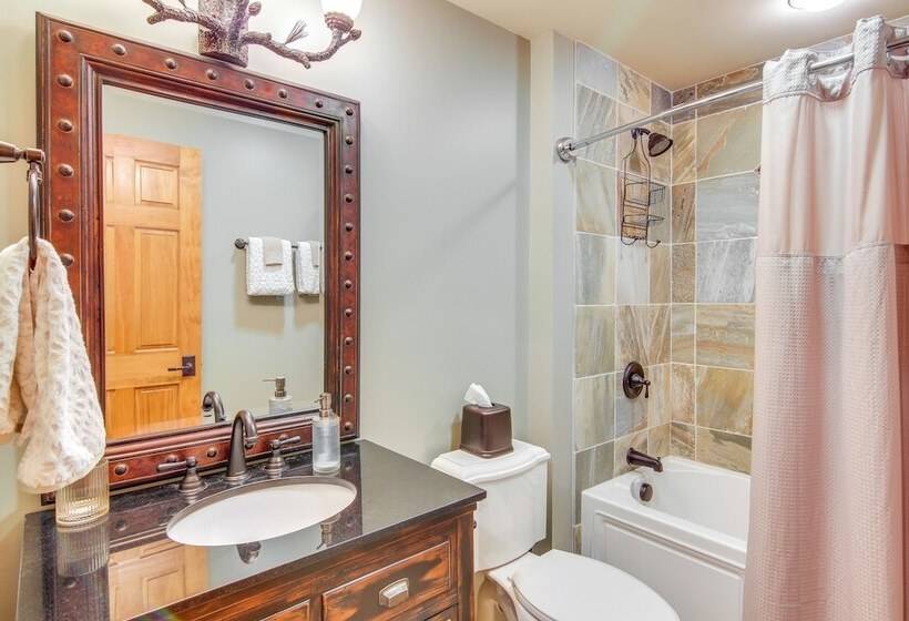 Deck & Game Room: Blue Ridge Mountain Home!