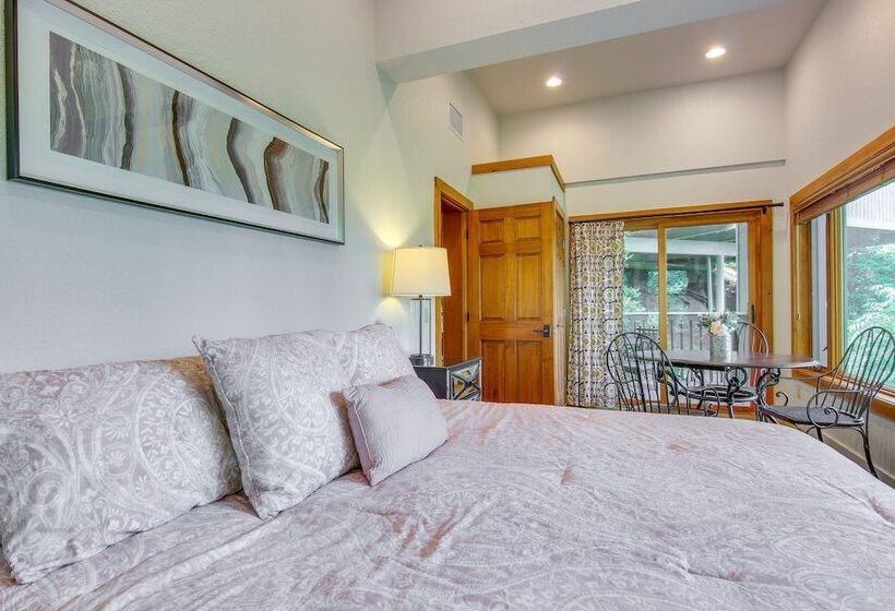 Deck & Game Room: Blue Ridge Mountain Home!