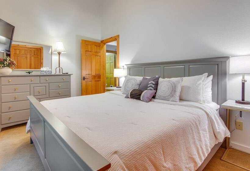 Deck & Game Room: Blue Ridge Mountain Home!