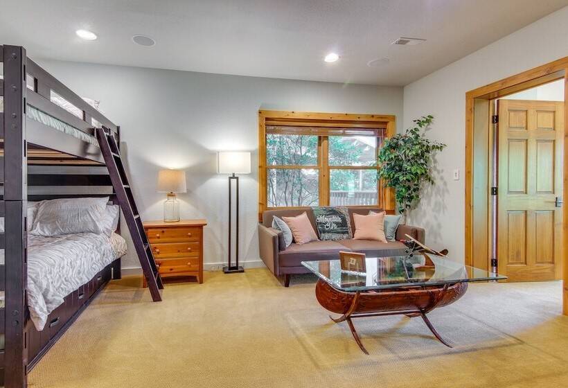 Deck & Game Room: Blue Ridge Mountain Home!