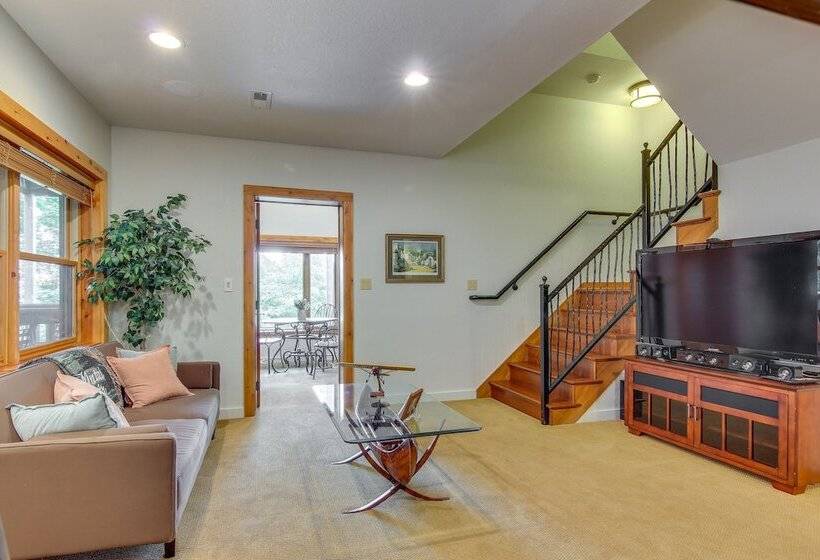 Deck & Game Room: Blue Ridge Mountain Home!