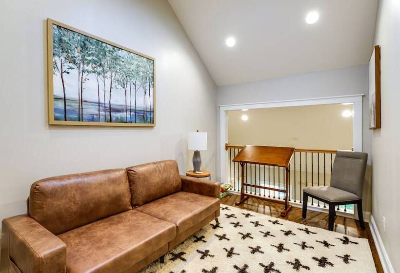 Blythewood Modern Cottage Retreat: Deck & Grill!