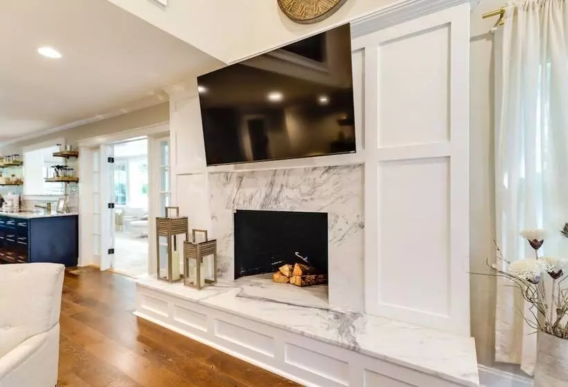 Blythewood Modern Cottage Retreat: Deck & Grill!