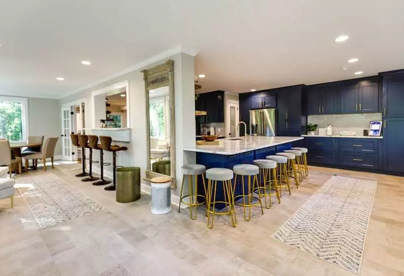 Blythewood Modern Cottage Retreat: Deck & Grill!