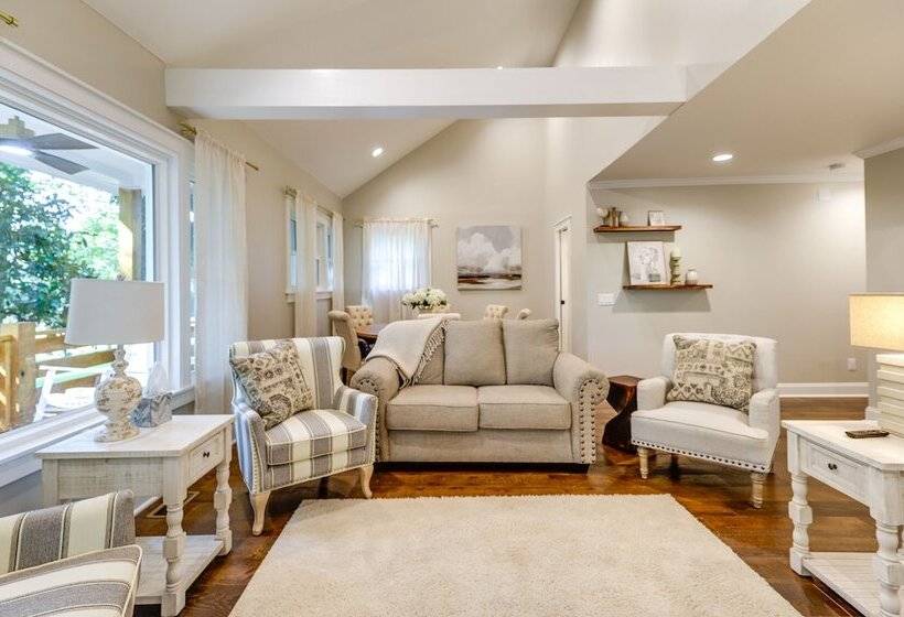 Blythewood Modern Cottage Retreat: Deck & Grill!