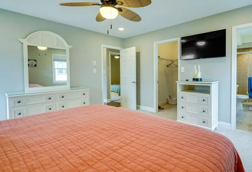 Brigantine Getaway: Walk To The Beach!