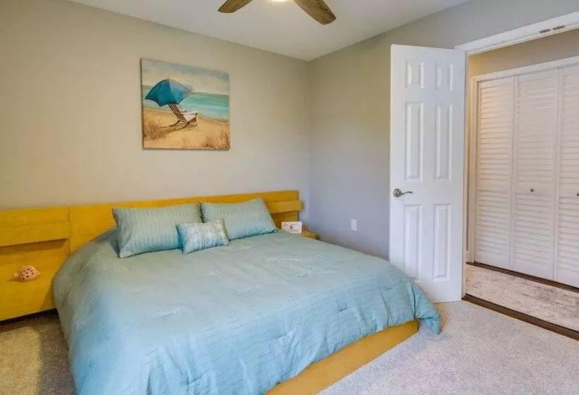 Brigantine Getaway: Walk To The Beach!