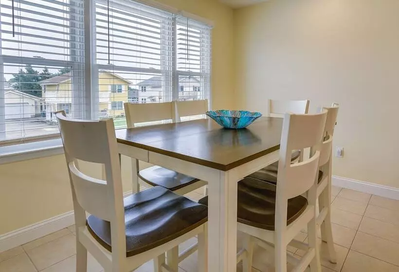 Brigantine Getaway: Walk To The Beach!