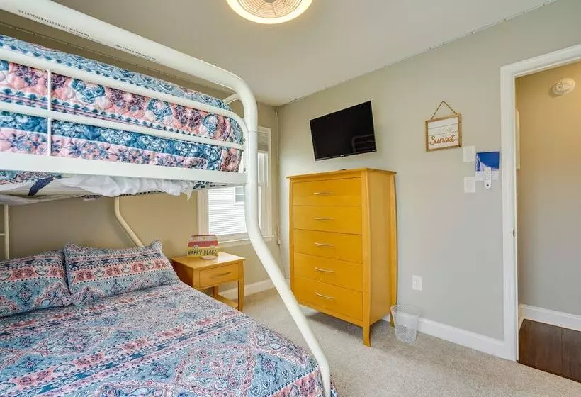 Brigantine Getaway: Walk To The Beach!