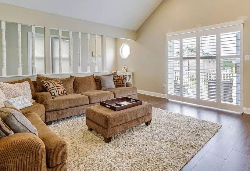 Brigantine Getaway: Walk To The Beach!