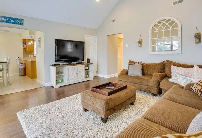 Brigantine Getaway: Walk To The Beach!