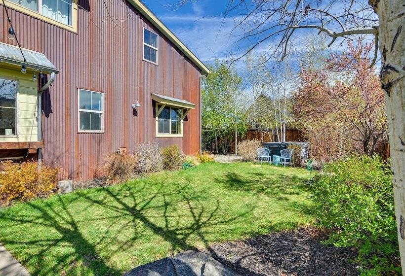 Buena Vista Vacation Home: Hot Tub, Mountain Views