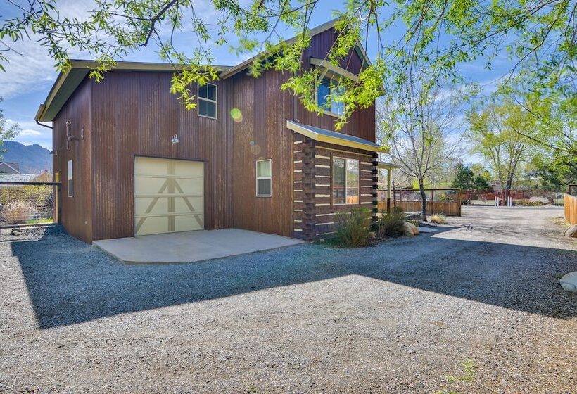 Buena Vista Vacation Home: Hot Tub, Mountain Views