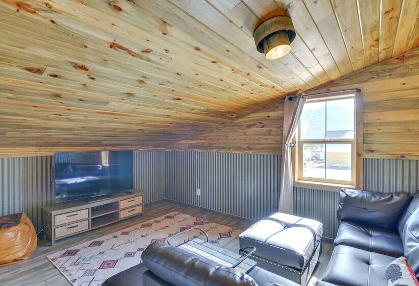 Buena Vista Vacation Home: Hot Tub, Mountain Views