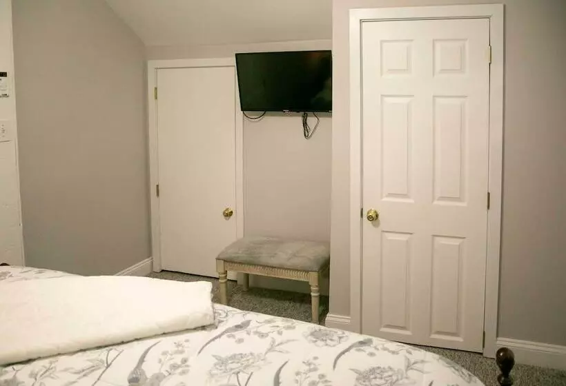 Charming Manheim Cottage W/ On Site Animal Viewing