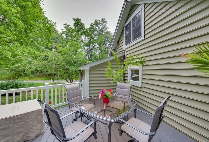 Charming Manheim Cottage W/ On Site Animal Viewing