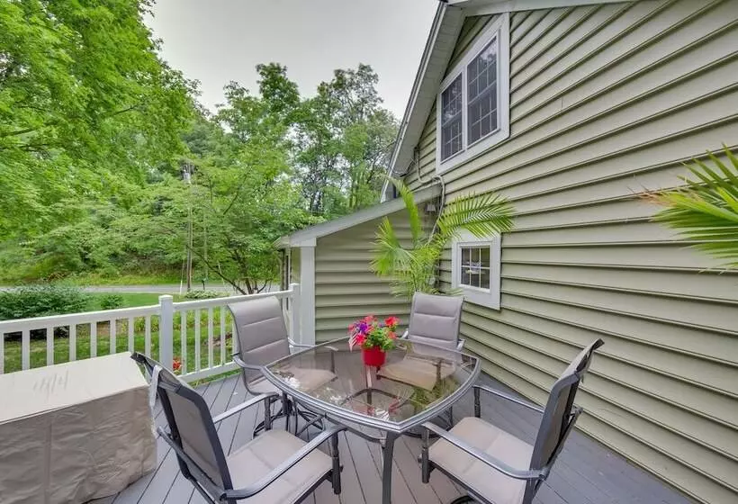 Charming Manheim Cottage W/ On Site Animal Viewing