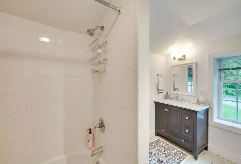 Charming Manheim Cottage W/ On Site Animal Viewing