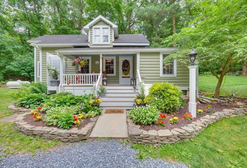Charming Manheim Cottage W/ On Site Animal Viewing