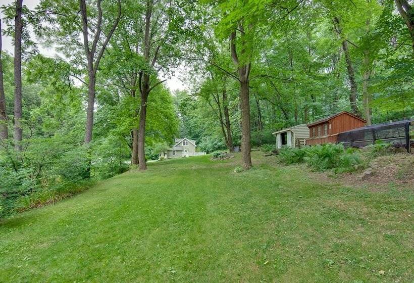Charming Manheim Cottage W/ On Site Animal Viewing