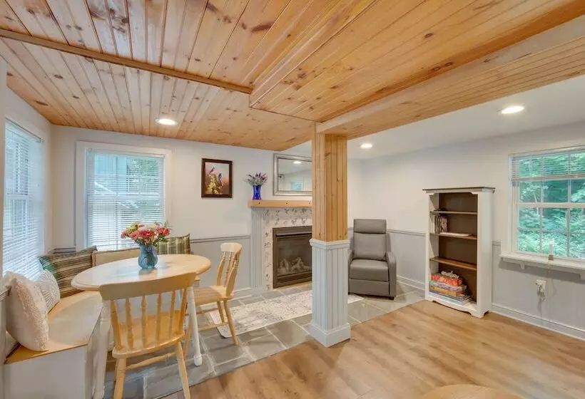 Charming Manheim Cottage W/ On Site Animal Viewing