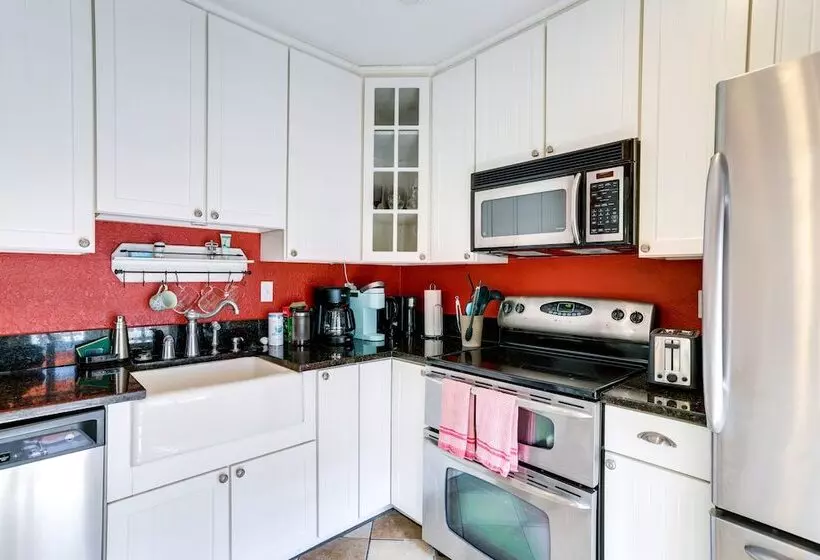 Charming St Petersburg Bungalow 2 Mi To Downtown!